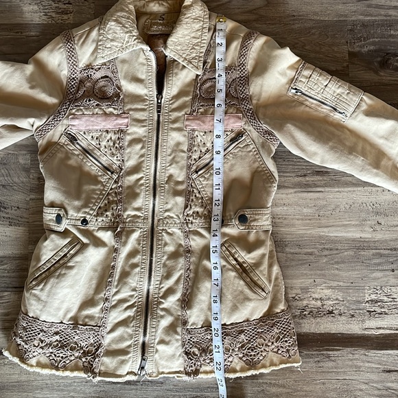 Da-Nang Khaki Jacket - Picture 6 of 6